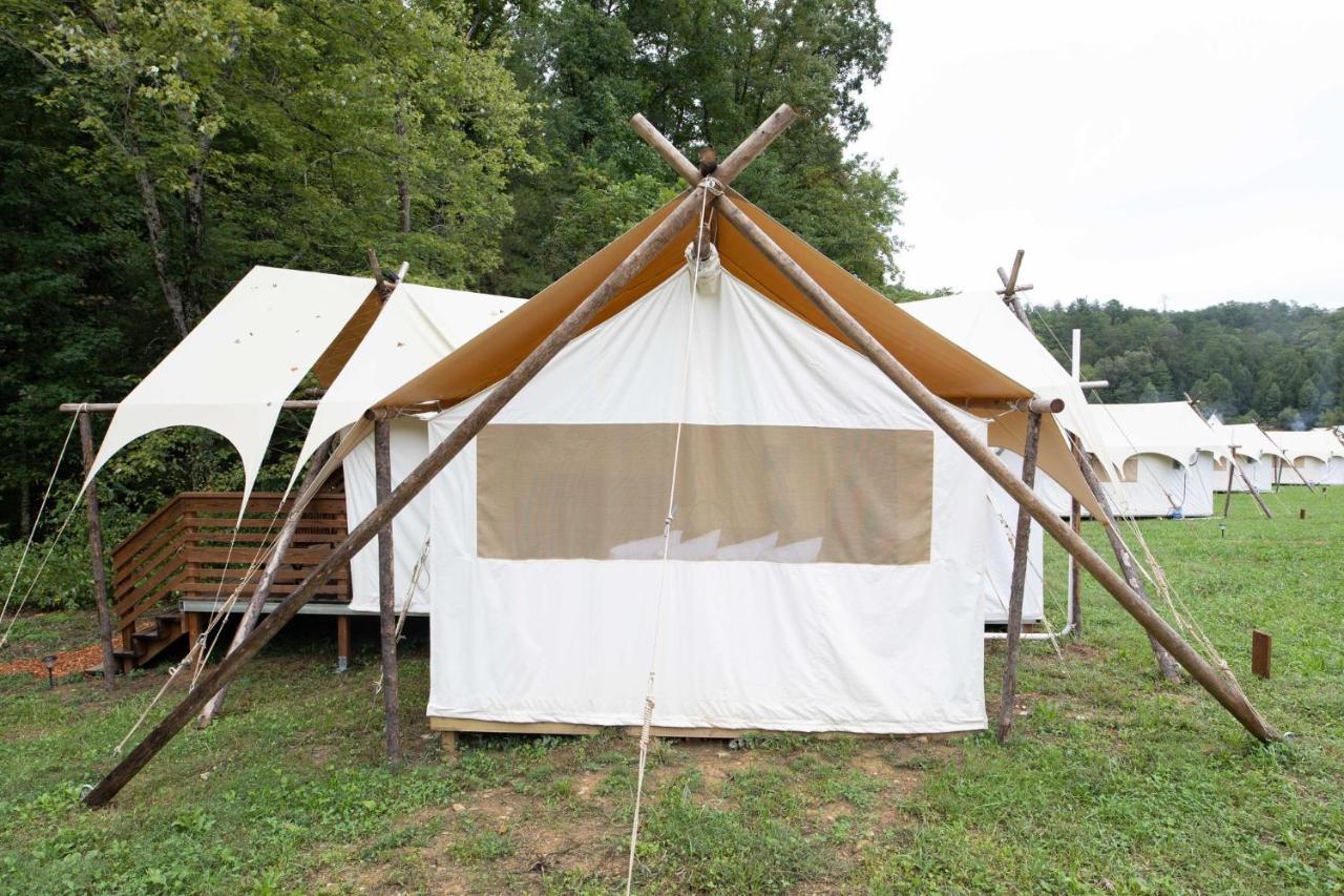 Under Canvas Great Smoky Mountains Hotel Pigeon Forge Exterior photo